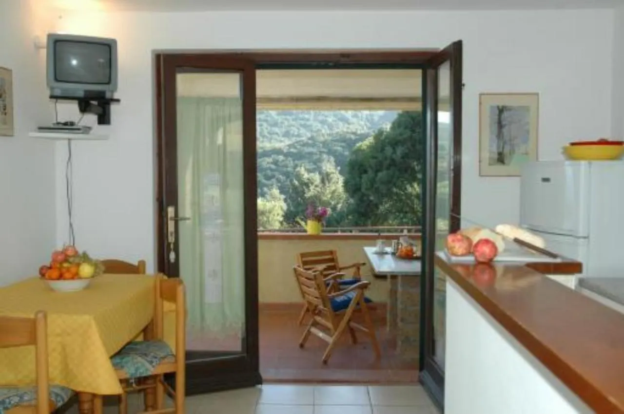 Apartment Appartamenti Le Querce App. Ginestra Capoliveri  Italy