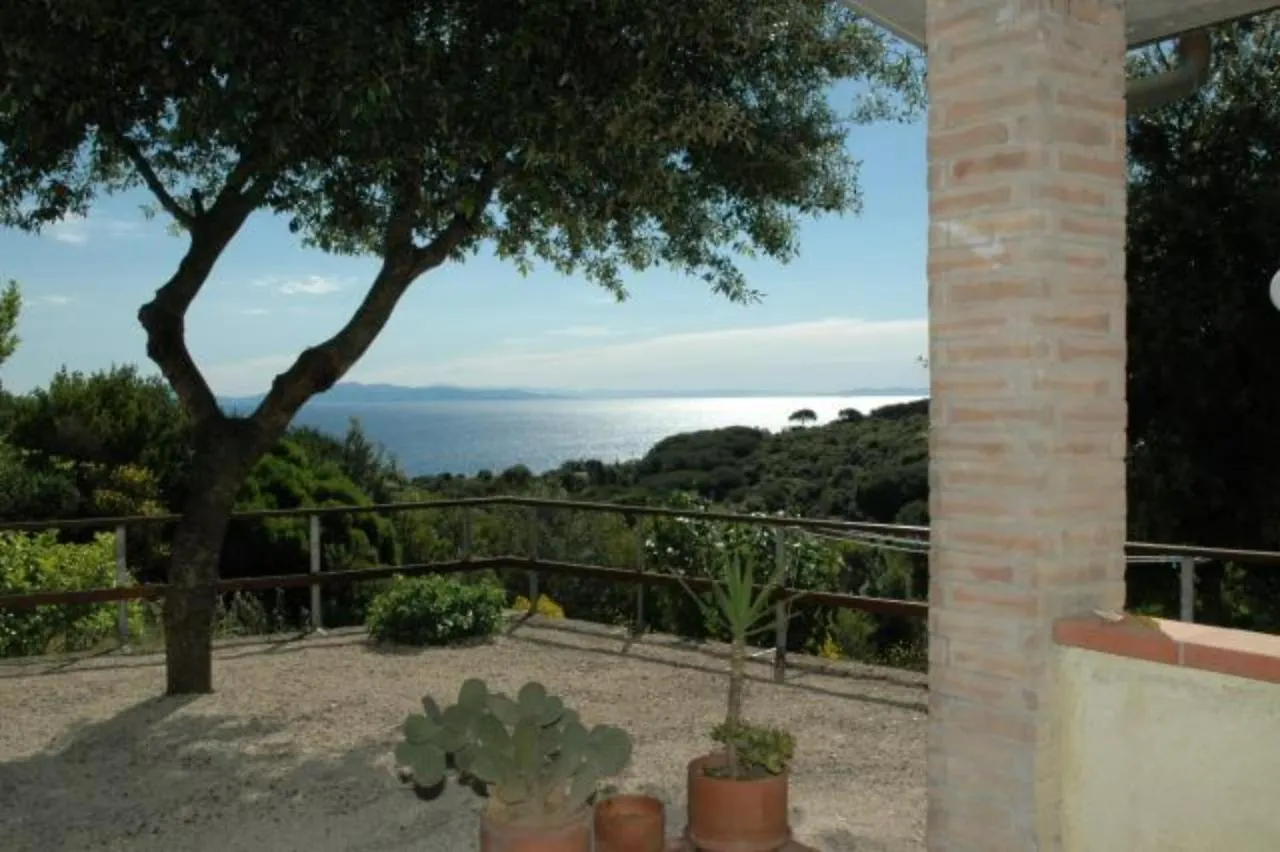 Apartment Appartamenti Le Querce App. Ginestra Capoliveri  Italy